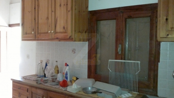 Πωλείται μονοκατοικία στον Κάμπο Αντίσσης Λέσβου.