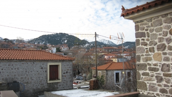 Πωλείται πέτρινη οικία με θέα στη θάλασσα στην Κλειώ Λέσβου.