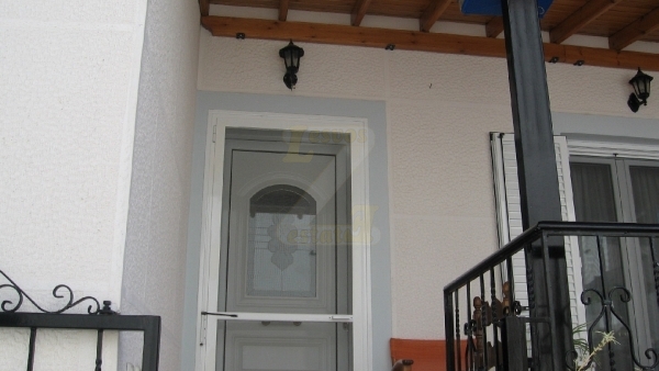 Πωλείται πλήρως επιπλωμένη μονοκατοικία στο Μεσότοπο Λέσβου.