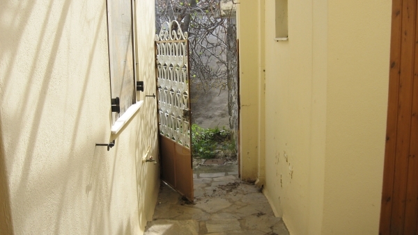 Πωλείται μονοκατοικία στον Μεσότοπο Λέσβου.