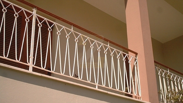 Πωλείται μονοκατοικία στον Μεσότοπο Λέσβου.