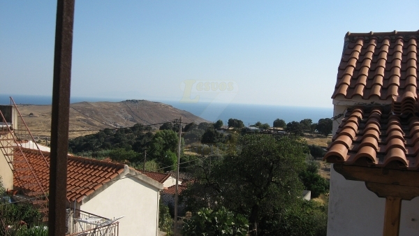 Πωλείται καινούρια πέτρινη μονοκατοικία στον Μεσότοπο Λέσβου.