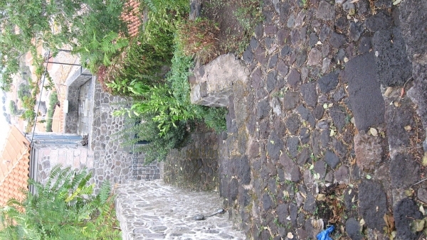 Πωλείται μονοκατοικία στην Μήθυμνα (Μόλυβο) Λέσβου.