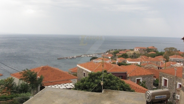 Πωλείται μονοκατοικία στην Μήθυμνα (Μόλυβο) Λέσβου.