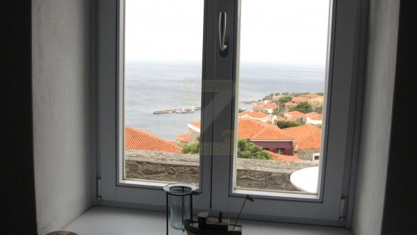 Πωλείται μονοκατοικία στην Μήθυμνα (Μόλυβο) Λέσβου.