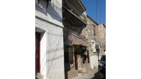 Πωλείται μονοκατοικία στην Μήθυμνα (Μόλυβο) Λέσβου.