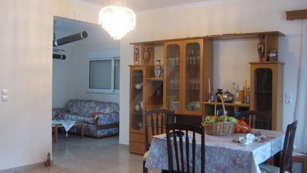 Πωλείται διώροφη οικία στη Γέρα Λέσβου.