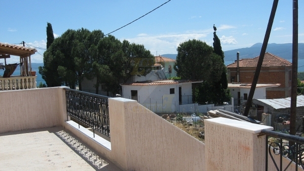 Πωλείται μονοκατοικία στα Παράκοιλα Λέσβου.