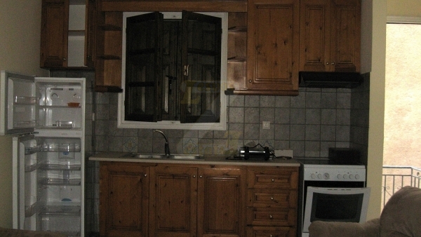 Πωλείται μονοκατοικία στην Πέτρα Λέσβου.