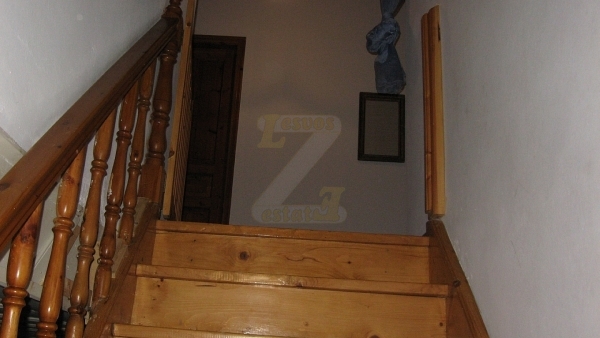 Πωλείται μονοκατοικία στην Πέτρα Λέσβου.