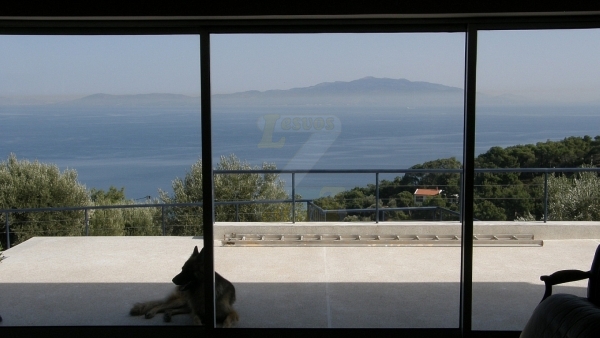 Πωλείται βίλα στην Μυτιλήνη. 