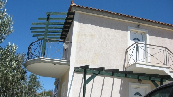 Πωλείται μονοκατοικία στην Άναξο Λέσβου, με θέα την θάλασσα.