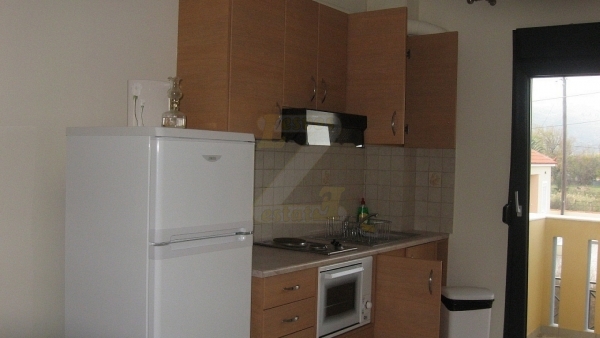 Πωλούνται μεζονέτες στην Ευρειακή Λέσβου.