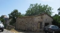 Πωλείται παλιά πέτρινη μονοκατοικία στον Πολιχνίτο Λέσβου.