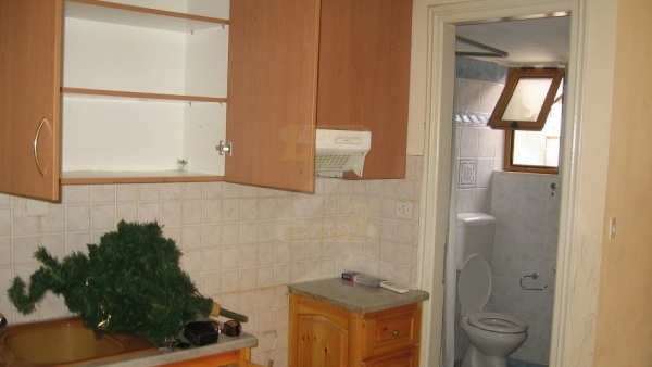 Πωλείται μονοκατοικία στον Πολιχνίτο Λέσβου.