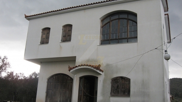 Πωλείται μονοκατοικία στους Πύργους Θερμής Λέσβου.