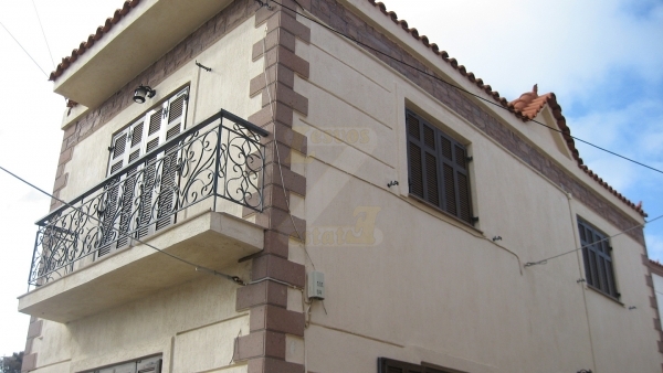 Πωλείται πέτρινη οικία στο Σίγρι Λέσβου.