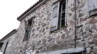 Πωλούνται δύο παλαιές πέτρινες κατοικίες στο Σκαλοχώρι Λέσβου.