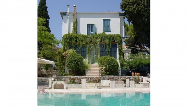 Πωλείται πύργος στην περιοχή Ακλειδιού Λέσβου.