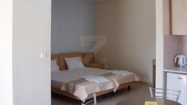 Πωλείται συγκρότημα με διαμερίσματα στην Άναξο Λέσβου.