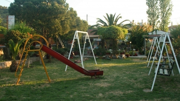 Πωλείται ξενοδοχείο στην Άναξο Λέσβου.