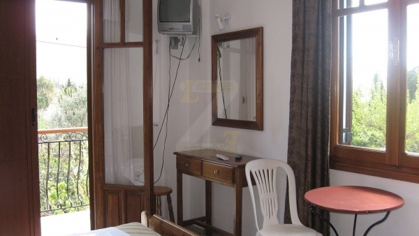 Πωλείται ξενοδοχείο στην Μήθυμνα (Μόλυβο) Λέσβου.