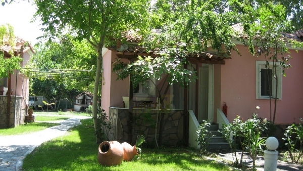 Πωλείται ξενοδοχείο στην Σκάλα Ερεσού Λέσβου.