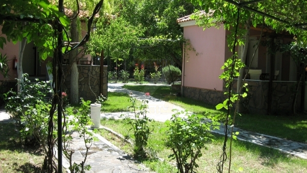 Πωλείται ξενοδοχείο στην Σκάλα Ερεσού Λέσβου.