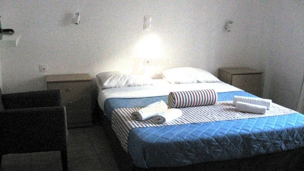 Πωλείται κτήριο στην Πλαζ του Σιγρίου Λέσβου.