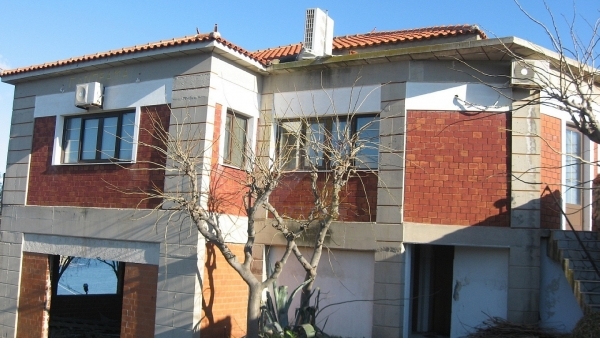 Πωλείται κτήριο στο Ταβάρι Λέσβου, με πανοραμική θέα.