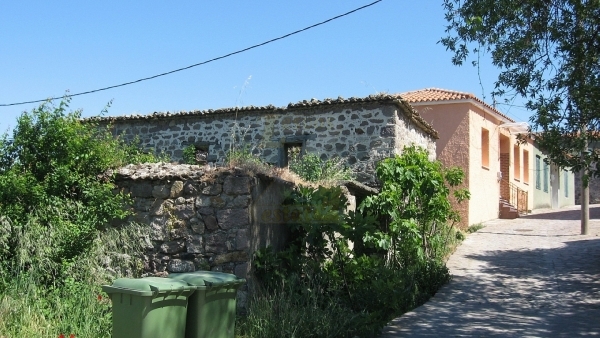 Πωλείται παλιά οικία στην Άντισσα Λέσβου.