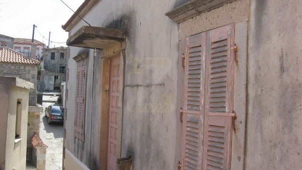 Πωλείται διαμέρισμα στον Πολιχνίτο Λέσβου.