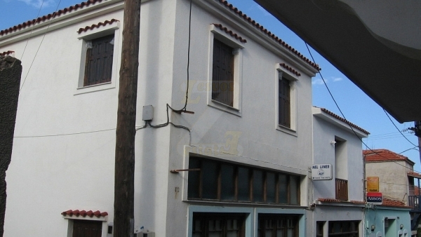 Πωλείται διαμέρισμα στο Σίγρι Λέσβου.