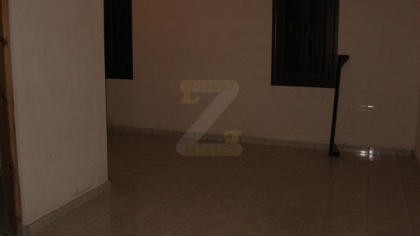 Ενοικιάζεται διαμέρισμα και μαγαζί στην Σκάλα Ερεσού Λέσβου.