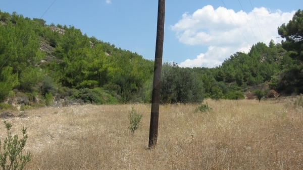 Πωλείται οικόπεδο με θέα στη θάλασσα στα Βατερά Λέσβου.