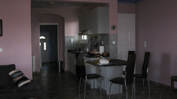 Πωλείται σπίτι με πανοραμική θέα σε βουνό και θάλασσα, στα Βασιλικά Λέσβου.