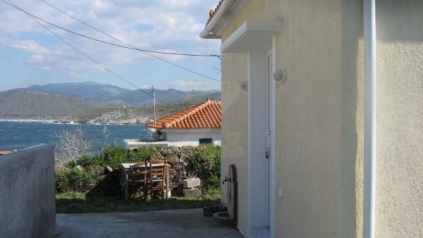 Πωλείται επιπλωμένη μονοκατοικία στον Γαβαθά Λέσβου.