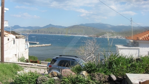 Πωλείται επιπλωμένη μονοκατοικία στον Γαβαθά Λέσβου.