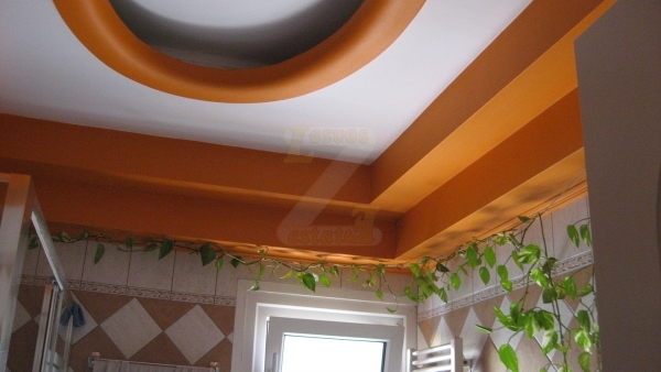 Πωλούνται 2 οροφοδιαμερίσματα στη Βρίσα Λέσβου.